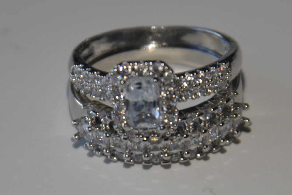 Éclat Solitaire Bridal Ring Set