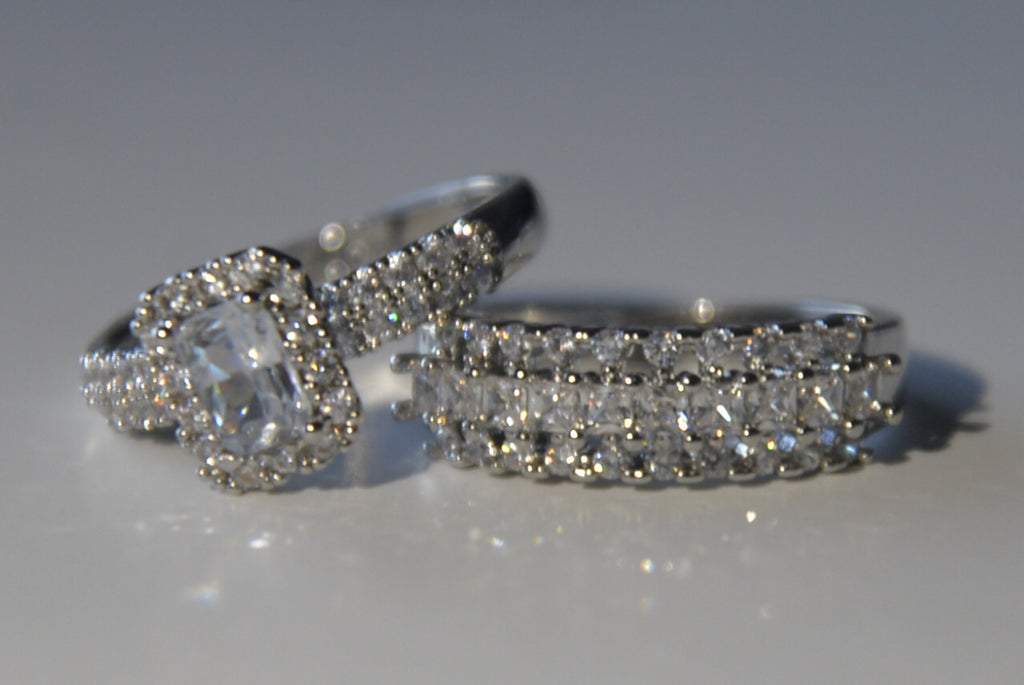 Éclat Solitaire Bridal Ring Set