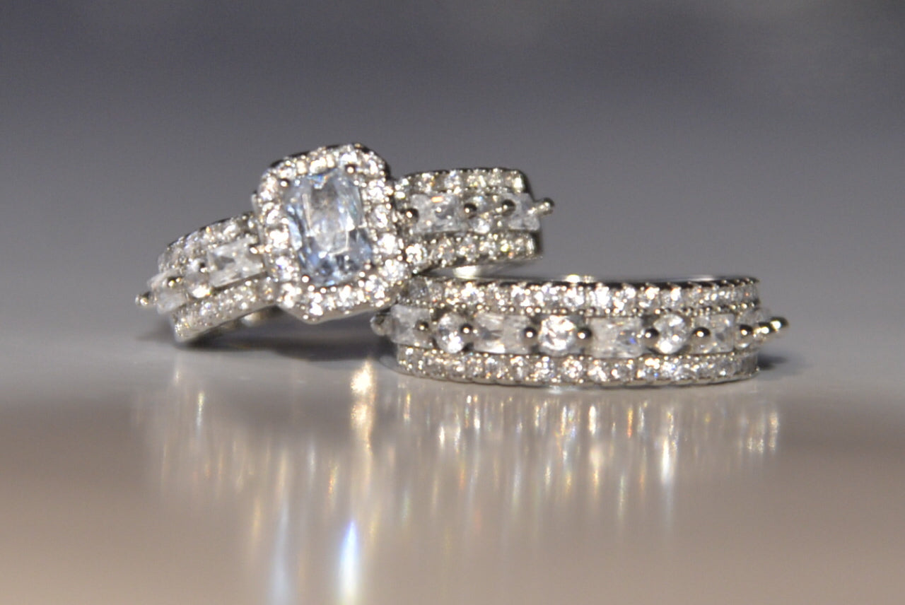 Lumière Halo Bridal Ring Set