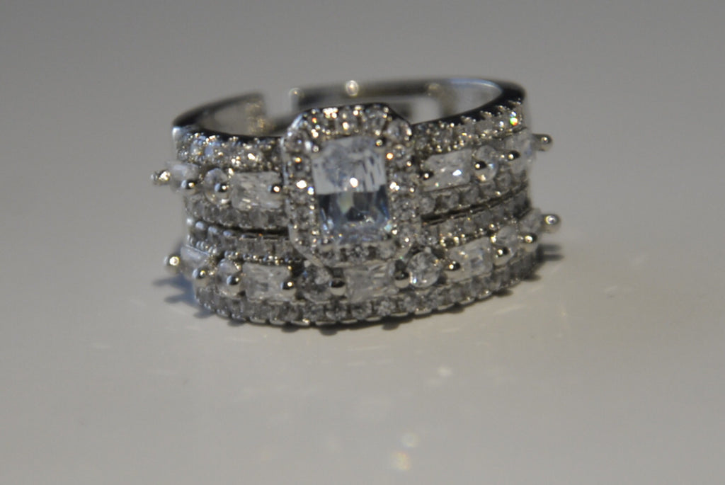 Lumière Halo Bridal Ring Set