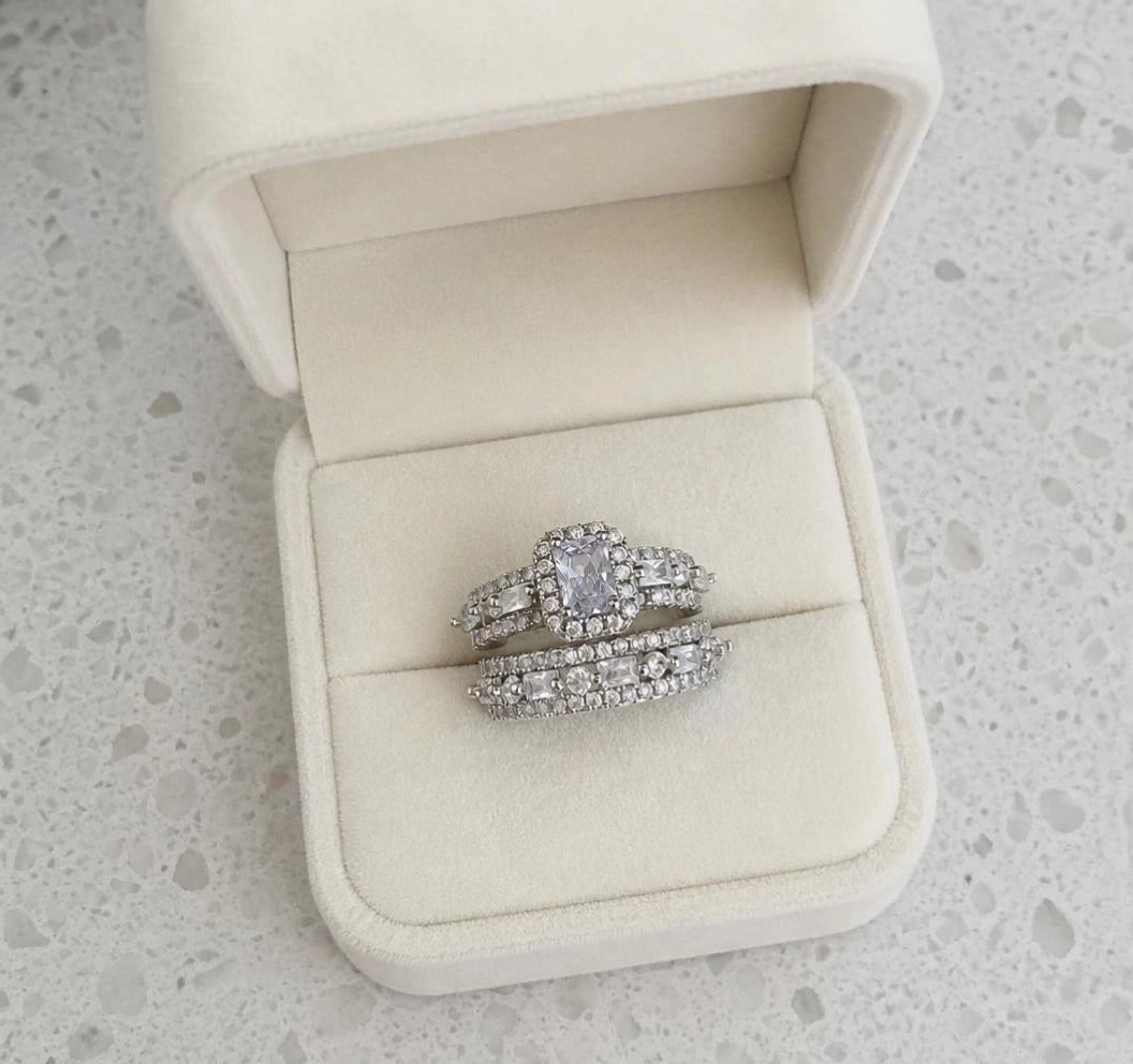 Lumière Halo Bridal Ring Set